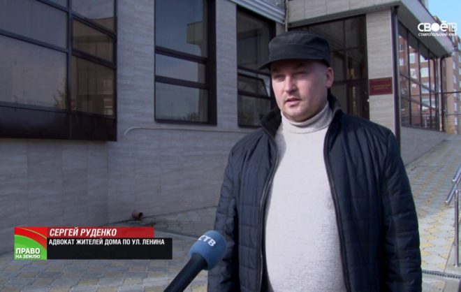 25.11.2016 Незаконная стройка над теплотрассой, в Изобильном.