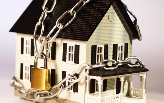В Железноводске мужчина продал свою квартиру новым хозяевам, но остался там жить