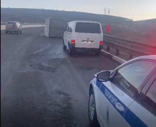 Боковой ветер на Ставрополье осложняет ситуацию на дорогах третьи сутки