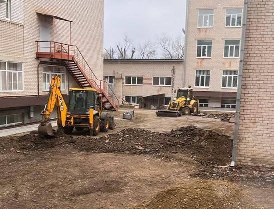 В одном из колледжей Невинномысска обустраивают двор