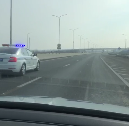 Инспекторы ГИБДД снижают скорость транспортного потока под Пятигорском