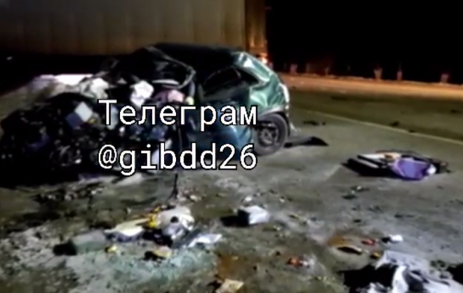 Женщина погибла в лобовом ДТП с грузовиком в Ставропольском крае