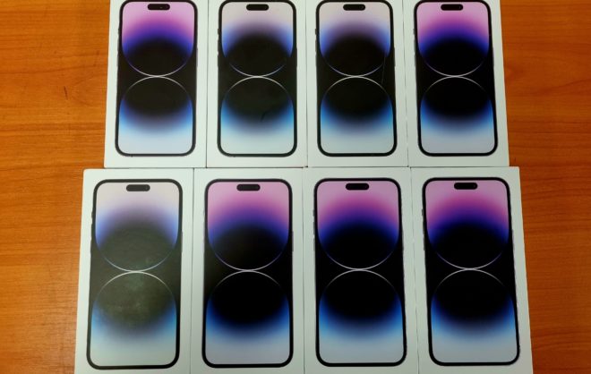 Восемь смартфонов пытался ввезти из Дубая пассажир аэропорта Минвод