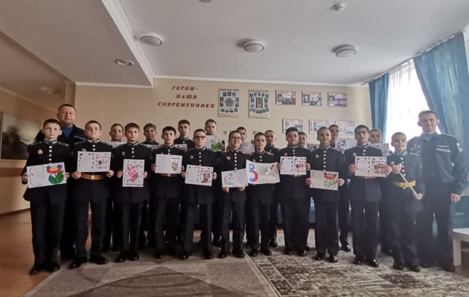 Ставропольские кадеты написали письма женщинам-военнослужащим