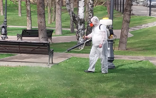 Обработка общественных территорий от клещей стартовала в Кисловодске