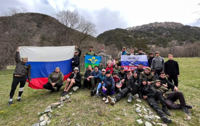 Школьники Кочубеевского округа поучаствовали в акции «Вахта памяти»