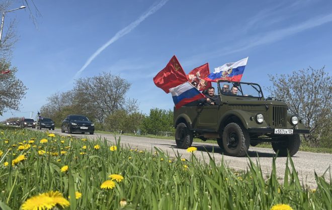 Колонна из 150 машин проехала по Предгорном округе в честь Дня победы