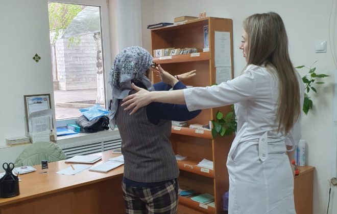 Врачи выездной бригады «За здоровье» провели приём жителей села в Предгорье