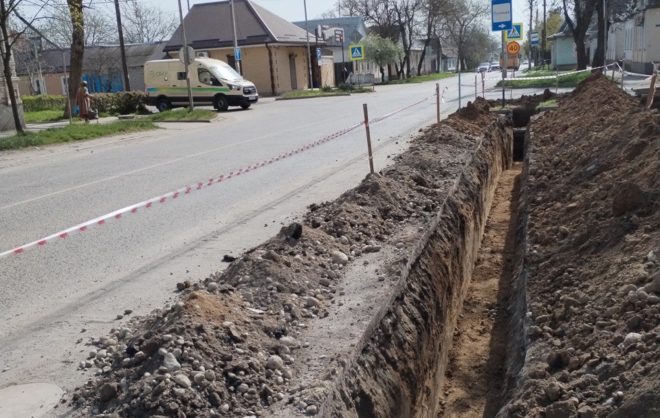 На центральной улице Будённовска обновляют сети водобнажения