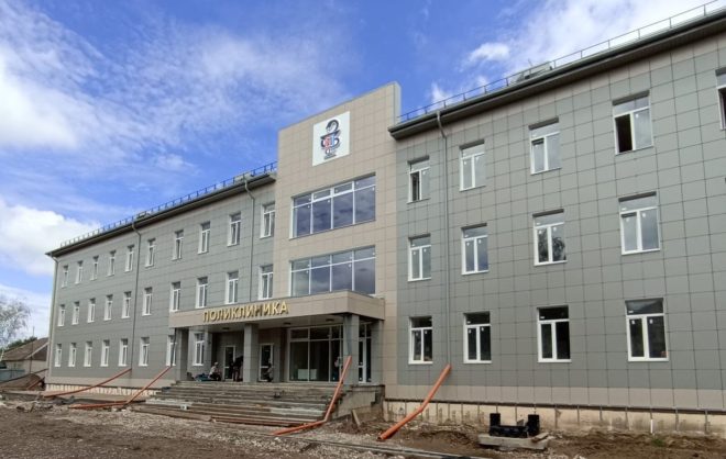 Строительство новой поликлиники завершают в станице Курской на Ставрополье