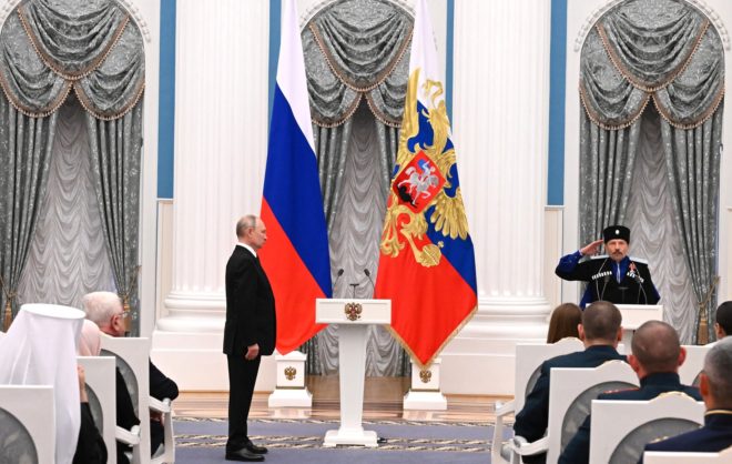 Президент Путин вручил Орден Мужества казаку из Кисловодска