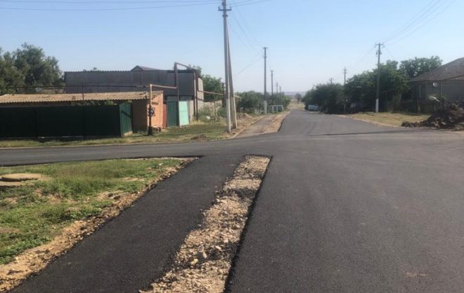 В двух селах Ставрополья обновили асфальт на дорогах и тротуарах