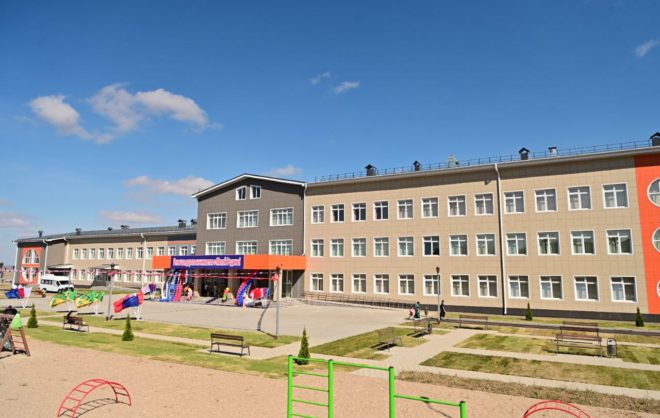 Новую школу на 700 мест открыли в Будённовском округе