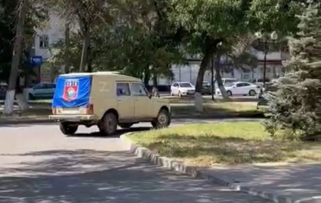 Бронированный автомобиль передали бойцам в зону СВО из Минвод