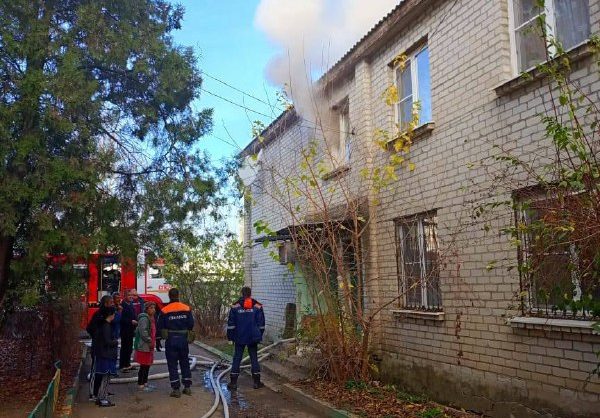 Жильцы четырёх квартир потеряли жильё после пожара в Минводах