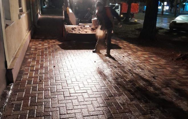 Более 1600 тонн материалов использовали в Ставрополе против льда на дорогах