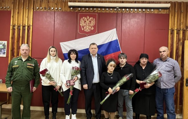 Ордена Мужества вручили родным троих военнослужащих из Предгорного округа