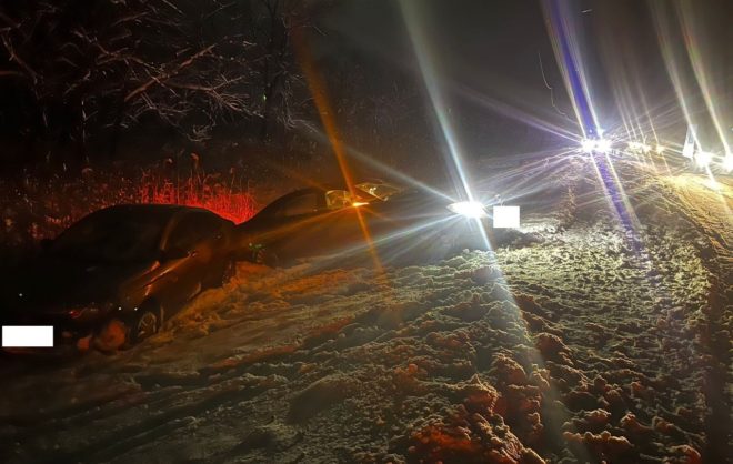 Пешеход сломал обе ноги при наезде на него двух авто в Минераловодском округе
