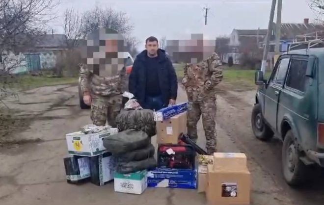 Гуманитарный груз и новогодние посылки доставили в зону СВО из Минеральных Вод