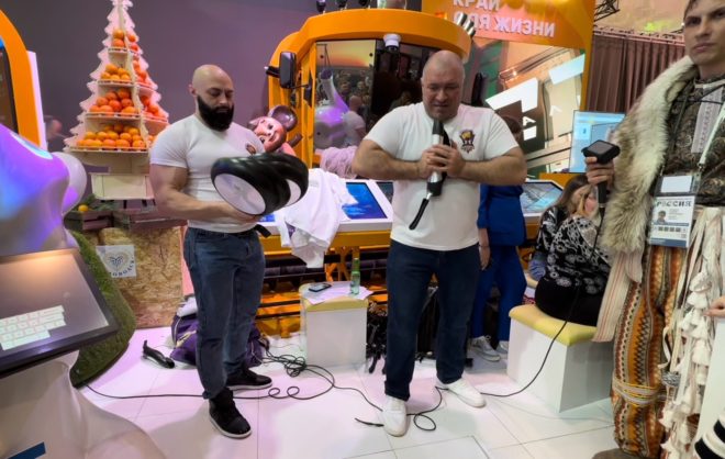 Русский Халк в День Кисловодска в Москве установил рекорд по сценическому экстриму