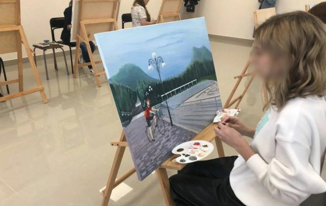 Школу искусств в ЛНР украсят рисунки детей из Железноводска