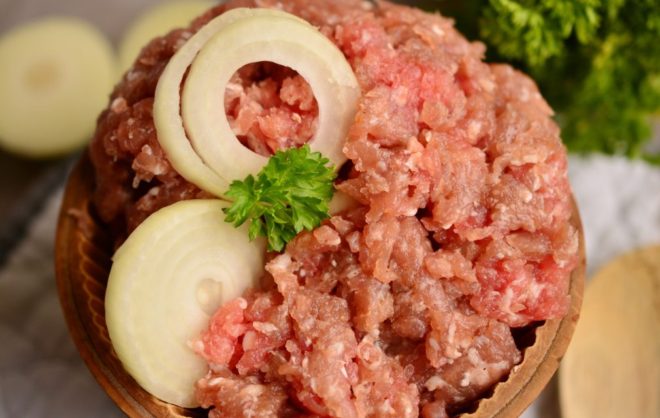 Предприниматель в Предгорном округе выпускал свино-говяжьи люля из мяса птицы