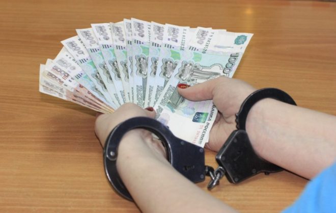 Директора института в Пятигорске осудят за взятки