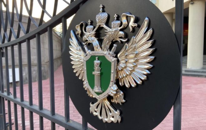 После проверки прокуратуры медикам на Ставрополье оплатили сверхурочную работу