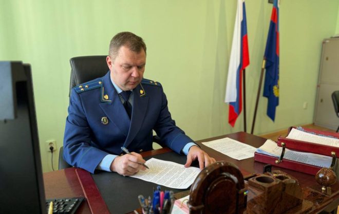 Двух чиновников в Предгорном округе уволили из-за иностранного гражданства