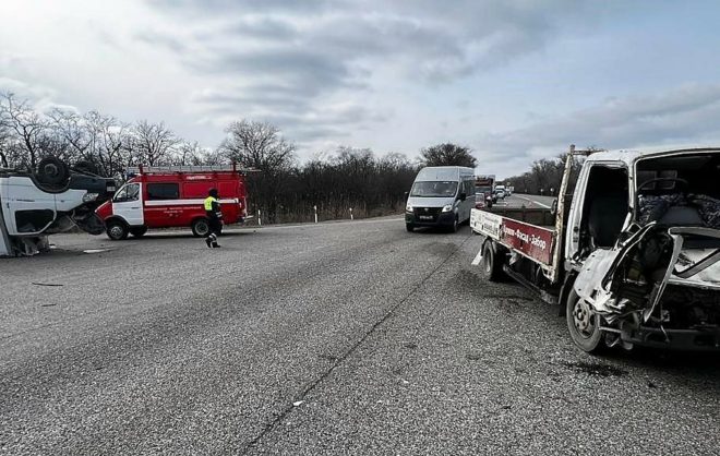 Водитель получил перелом бедра при ДТП двух грузовиков на Ставрополье