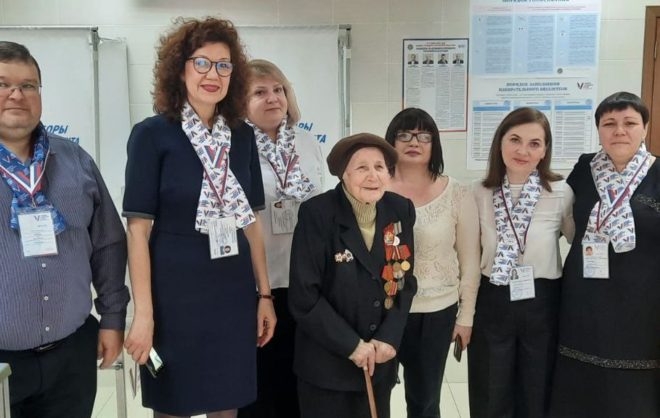 Столетняя пенсионерка проголосовала в выборах президента в Изобильненком округе
