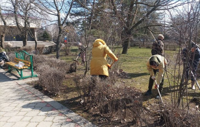 Первый масштабный субботник в 2024 году провели в Ипатовском округе