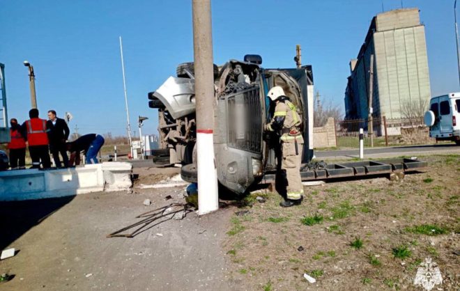 Массовое ДТП произошло на железнодорожном переезде в Грачёвском округе