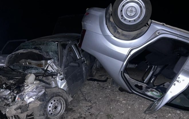 В ДТП у села Нагутского на Ставрополье пострадали 4 человека