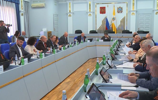 Меры поддержки многодетных семей и семей бойцов СВО обсудили в Ставрополе