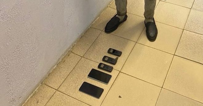 Шесть телефонов и наркотики пытались передать в 3 колонии на Ставрополье