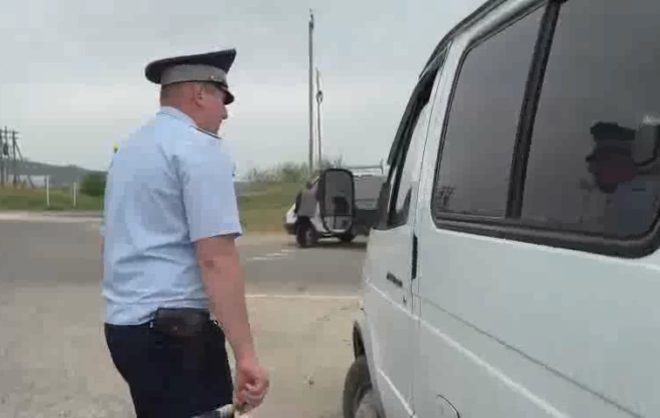 Около 200 автомобилей проверили инспекторы ДПС в Петровском округе