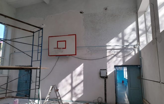 Школьный спортзал в посёлке Георгиевского округа обновят к началу лета