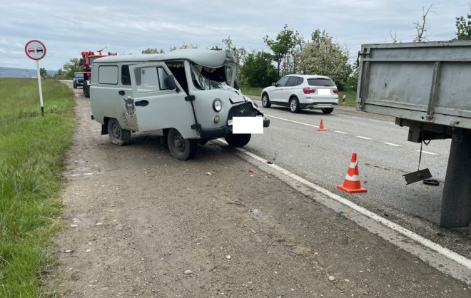 Водитель попал в больницу после ДТП в Александровском округе