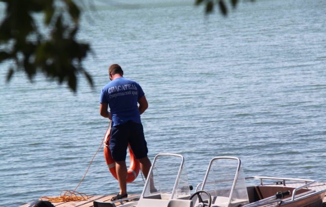 Спасатели достали из воды тело мужчины в Красногвардейском округе