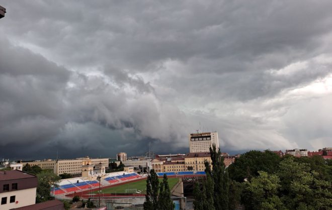 На Ставрополье предупредили о сильном ветре и грозах 17 июня