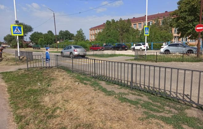 В Труновском округе после проверки прокуратуры оборудовали пешеходный переход