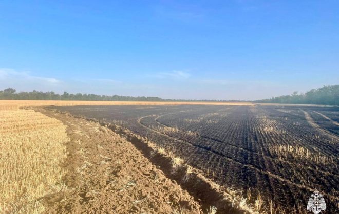 В Ипатовском округе пожарные потушили огонь на площади 13 га