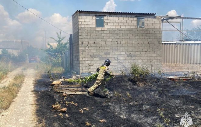 Пожар площадью 5 тысяч квадратных метров ликвидировали в Минераловодском округе