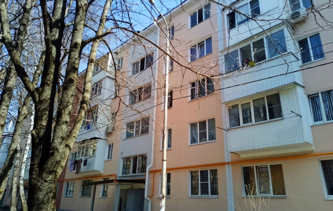 Фасады двух многоэтажек обновили в Ставрополе по программе капремонта