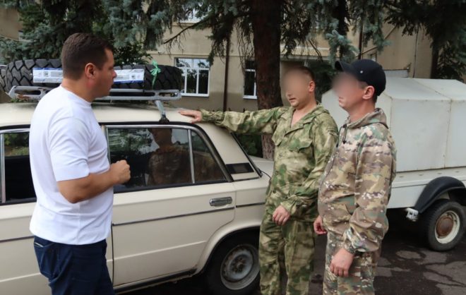 Автомобильный прицеп и партию гумгруза передали в зону СВО из Советского округа