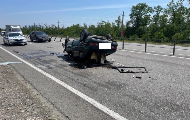 Водитель получил травмы головы после переворота авто в Минераловодском округе