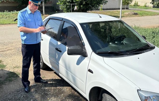 После ареста авто должник из Туркменского округа вернул 893 тысячи рублей пенсии