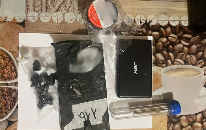 Мужчину и женщину подозревают в попытке сбыта 200 доз наркотиков в Ставрополе