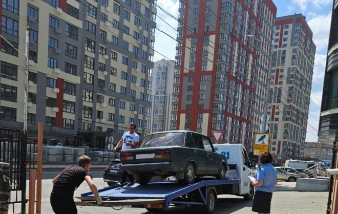 Приставы в Шпаковском округе арестовали авто местного жителя за долги